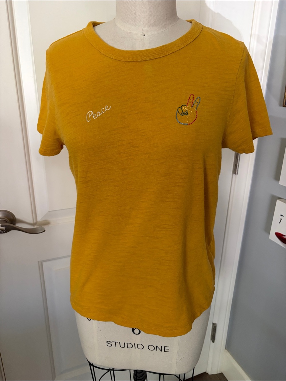 Women's Peace Embroidered Short-Sleeve Tee - Mustard OLD NAVY